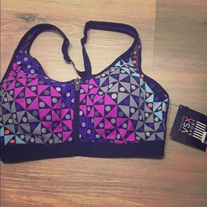 Victoria’s Secret knockout front close sports bra